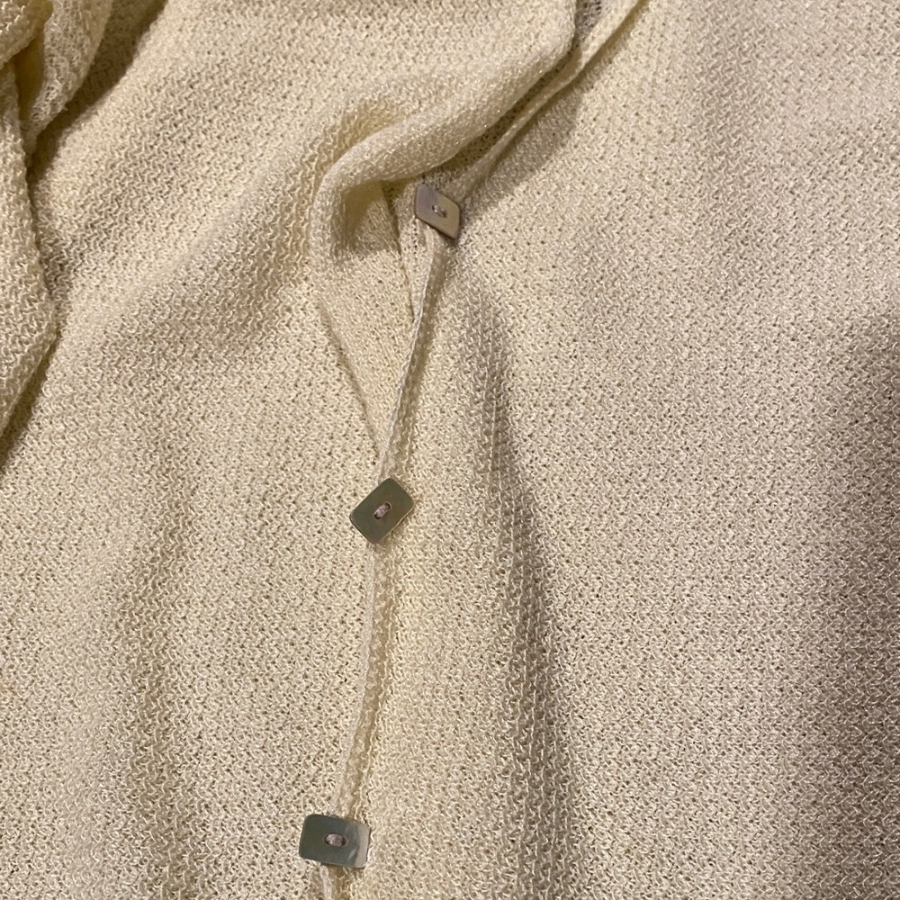 JH Collectibles Cream Knit Top Size X-Large 3 Buttons